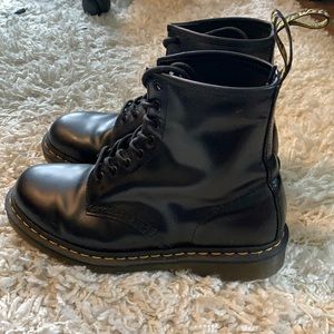 Dr. Martens men’s black leather boots